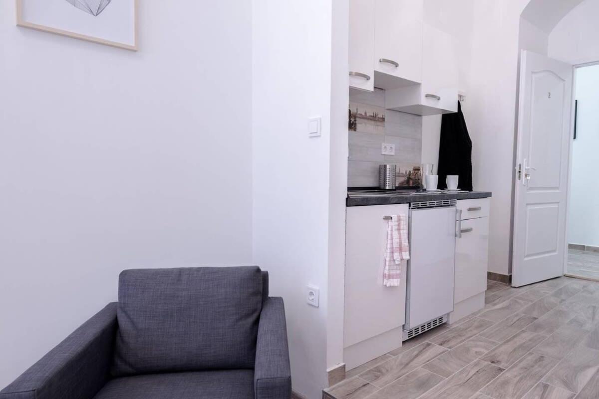 Brand New Studio With Aircon In The Center Budapest Kültér fotó